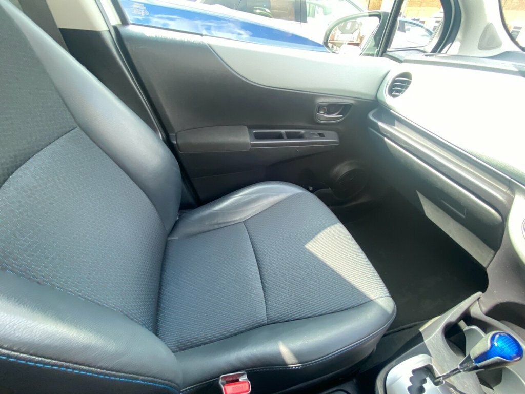 Toyota Yaris Vvt-h Excel Hatchback Red #36