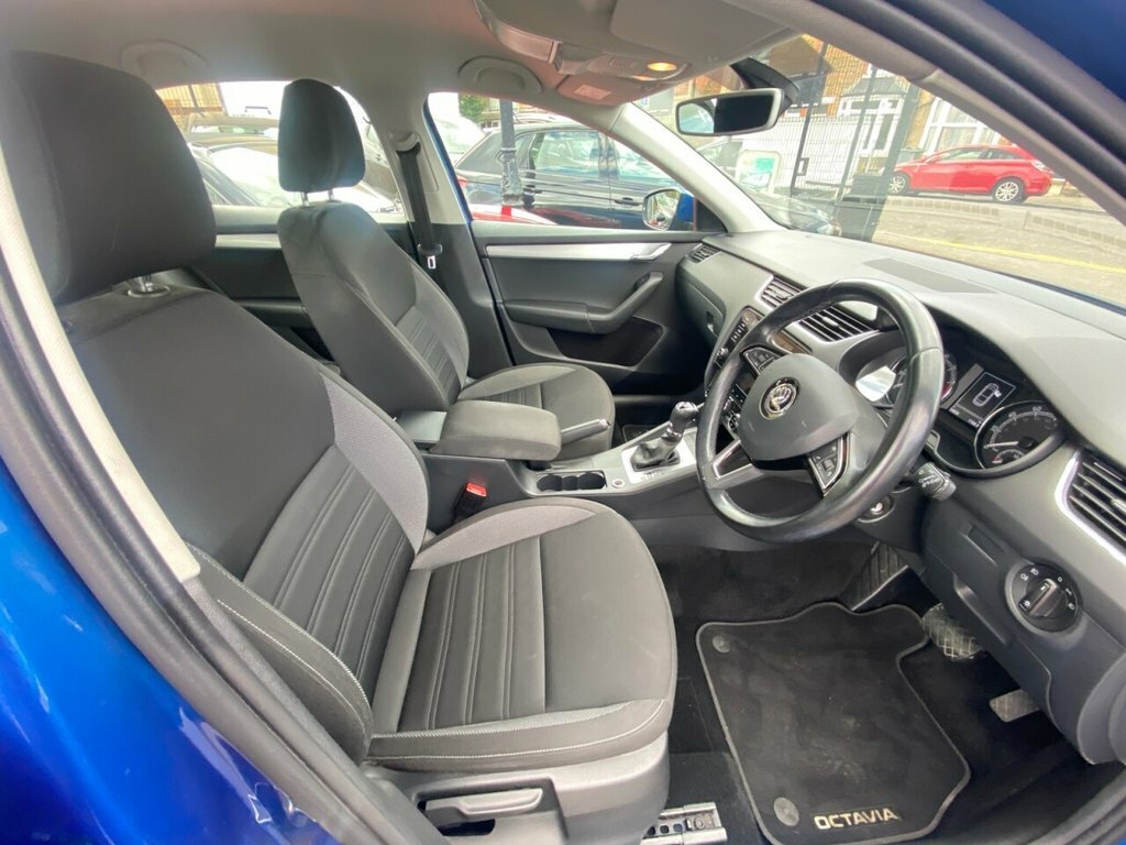 Skoda Octavia 1.5L Se Blue #5
