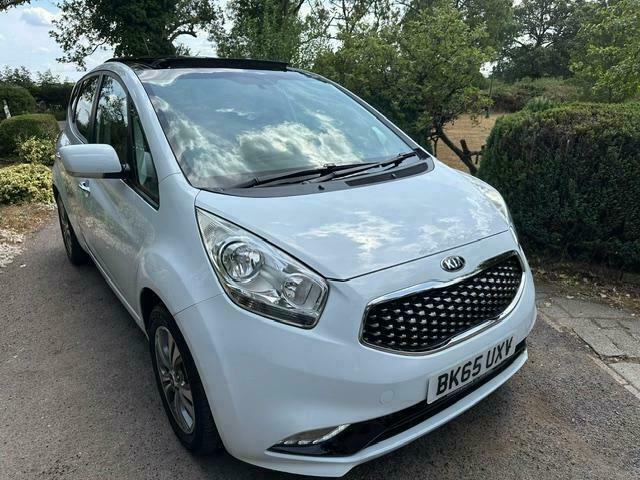 Kia Venga 4 Automatic White #4