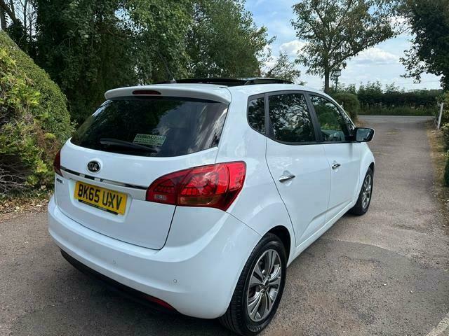 Kia Venga 4 Automatic White #6