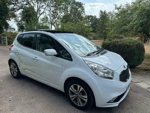 Kia Venga 4 Automatic White #5