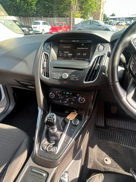 Ford Focus Estate 1.0T Ecoboost Zetec Estate Manua Blue #17
