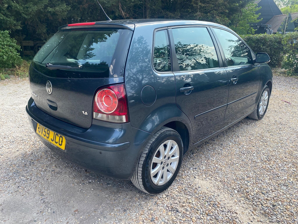 Volkswagen Polo Hatchback Black #5