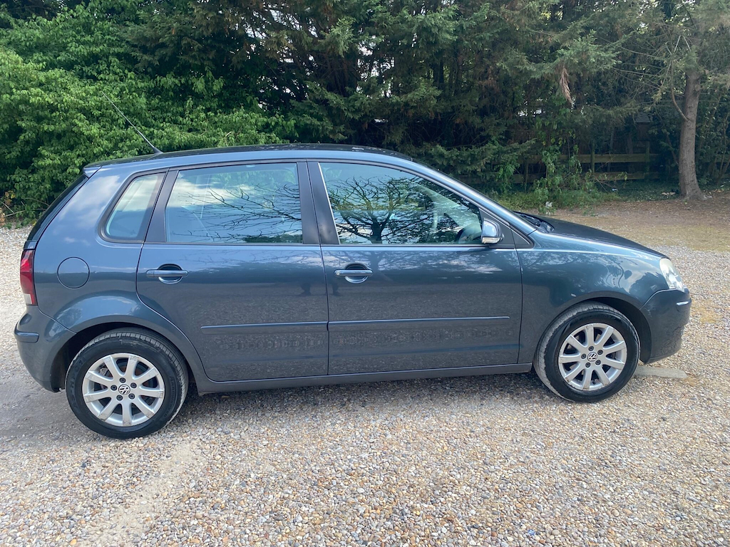 Volkswagen Polo Hatchback Black #4