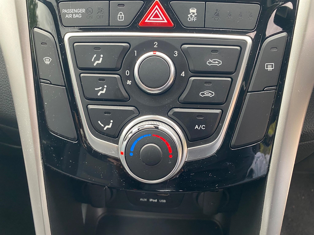Hyundai I30 1.6 Crdi Blue Drive Se Black #25