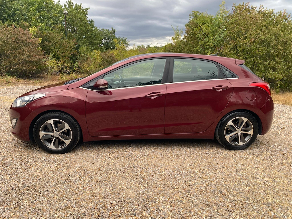 Hyundai I30 1.6 Crdi Blue Drive Se Black #8
