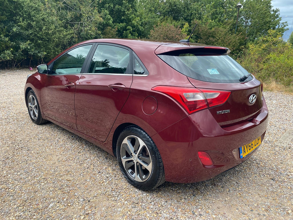 Hyundai I30 1.4 Blue Drive Se Nav Euro 6 Ss Red #5