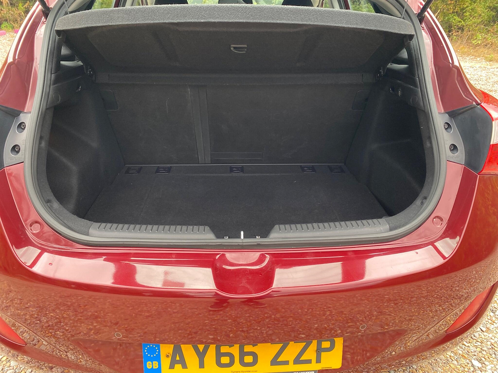 Hyundai I30 1.6 Crdi Blue Drive Se Black #16