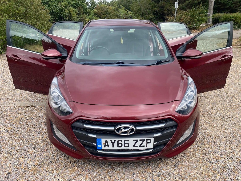 Hyundai I30 1.6 Crdi Blue Drive Se Black #17
