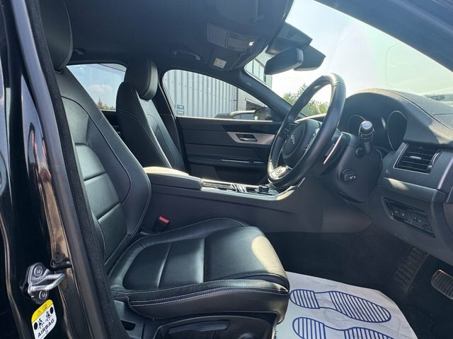 Jaguar XF R-sport Saloon Black #4