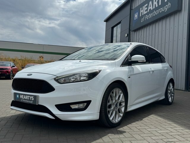 Ford Focus Ecoboost St-line Hatchback White #3