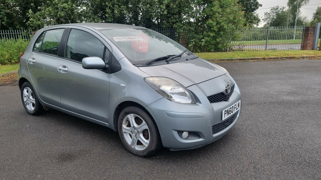 Toyota Yaris Hatchback 1.3 Dual Vvt-i Tr 2010 Silver