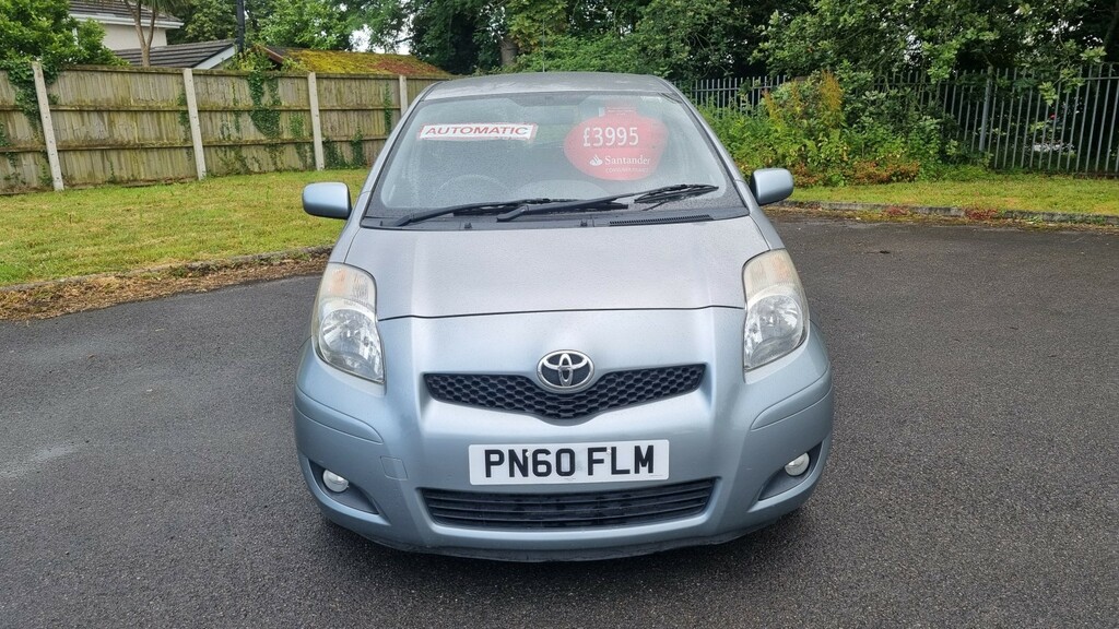 Toyota Yaris Hatchback 1.3 Dual Vvt-i Tr 2010 Silver #4
