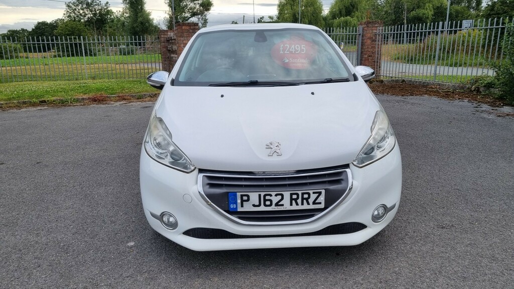 Peugeot 208 Hatchback 1.6 Vti Allure 2012 White #4
