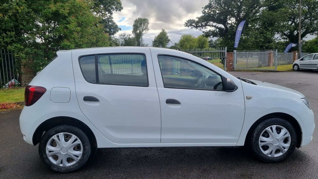 Dacia Sandero Hatchback 1.0 Ambiance Sce 75 2017 BP17FKZ White #3