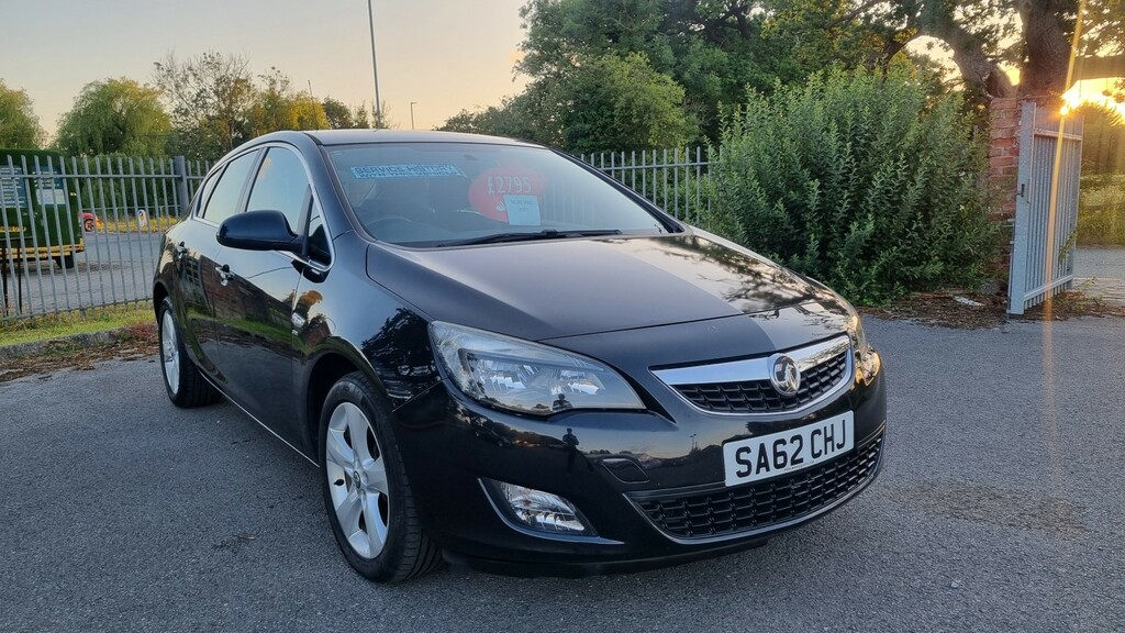 Vauxhall Astra Hatchback 1.4 16V Sri 2012 Black