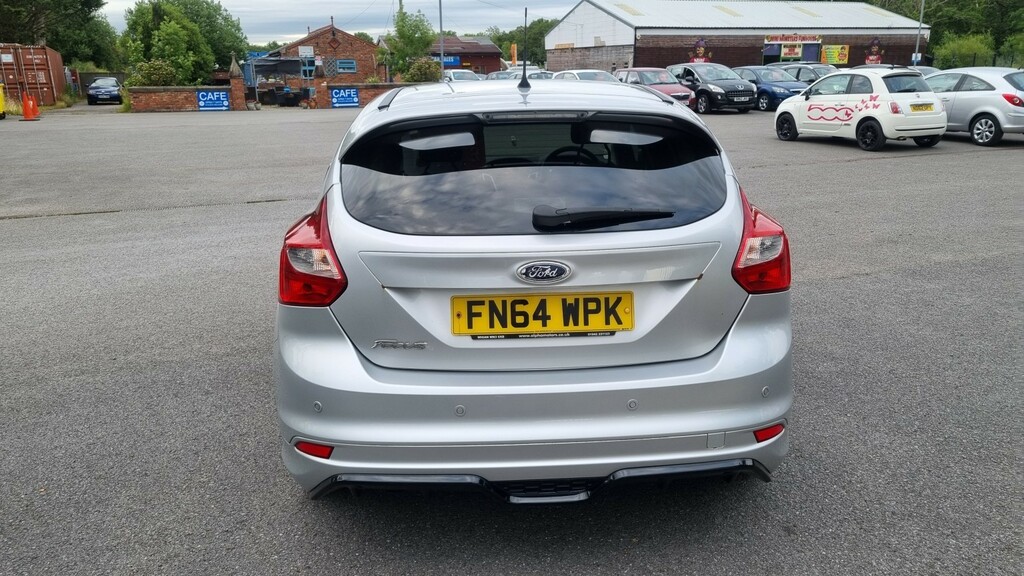 Ford Focus Hatchback 1.6 Tdci Zetec S 2014 FN64WPK Silver #5