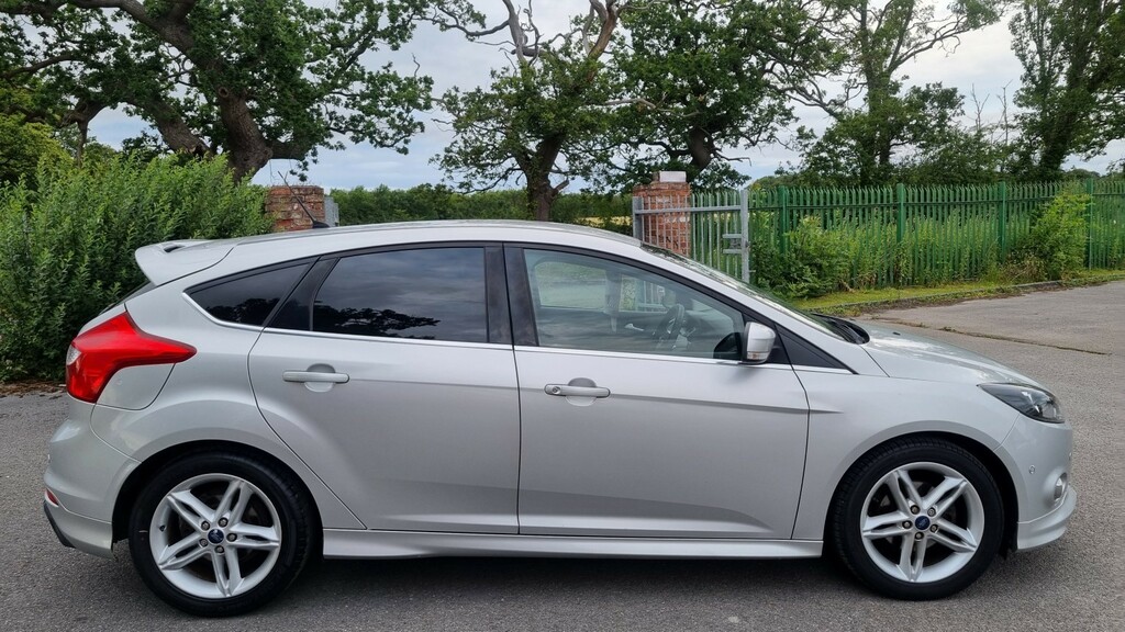 Ford Focus Hatchback 1.6 Tdci Zetec S 2014 FN64WPK Silver #3