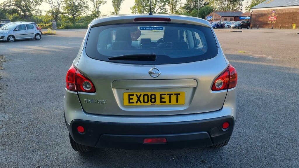 Nissan Qashqai Visia 5-Door Silver #4