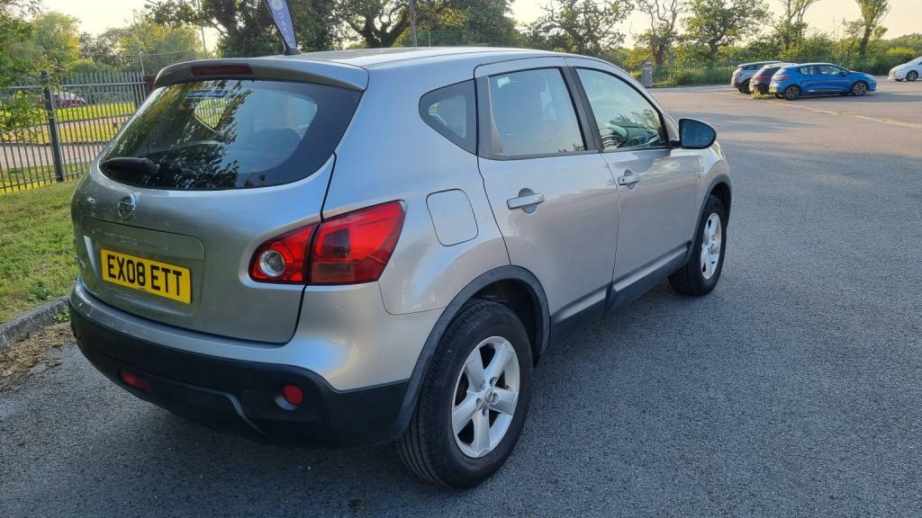 Nissan Qashqai Visia 5-Door Silver #12