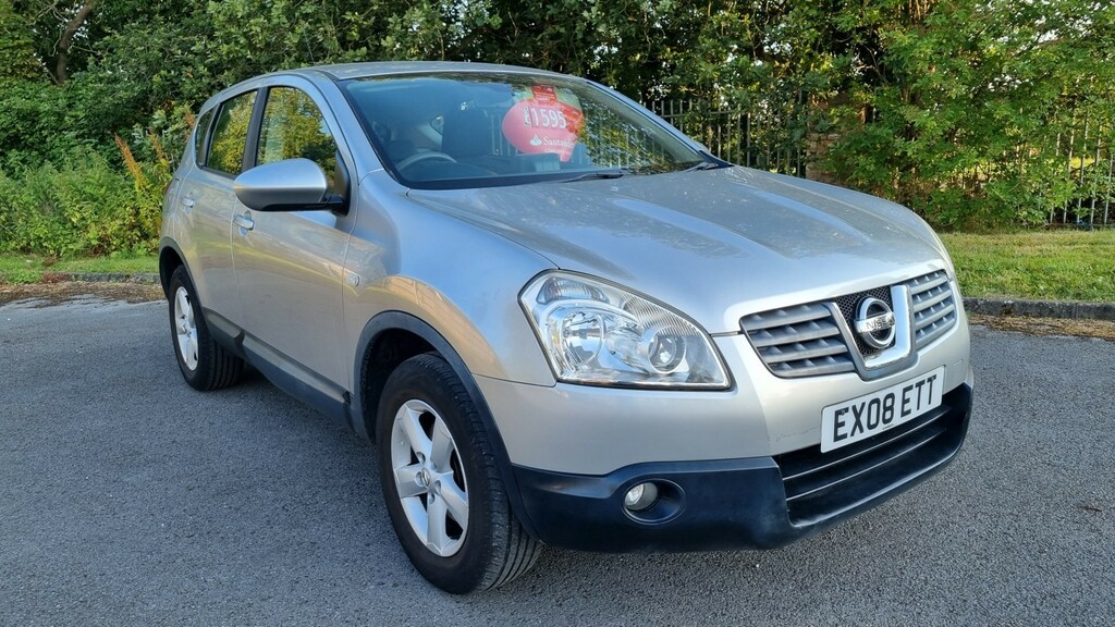 Nissan Qashqai Visia 5-Door Silver #1