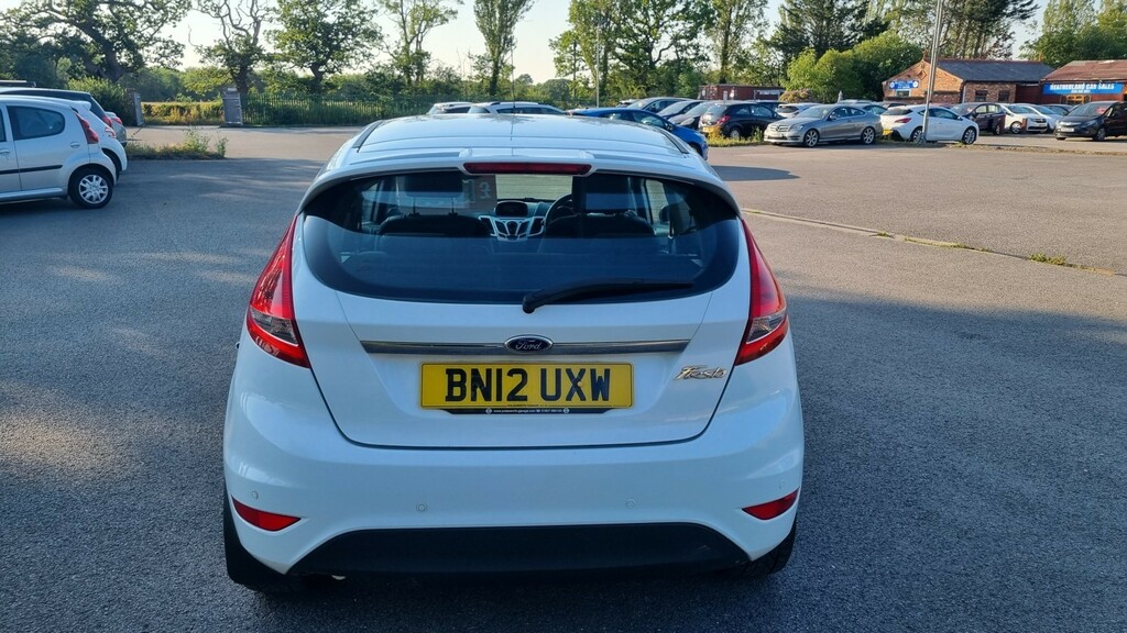 Ford Fiesta Hatchback 1.3 Zetec 2012 White #5