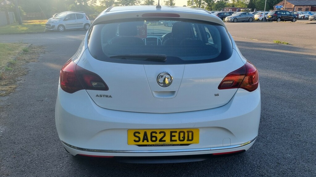 Vauxhall Astra Hatchback 1.6 16V Sri 2012 White #5