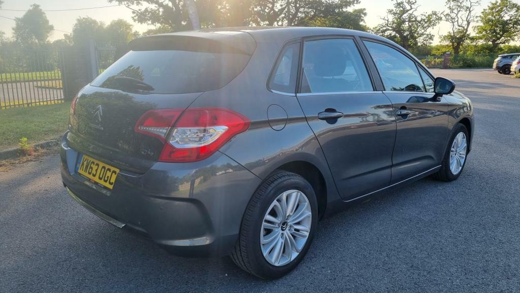 Citroen C4 1.6 E-hdi Selection Hatchback Red #13