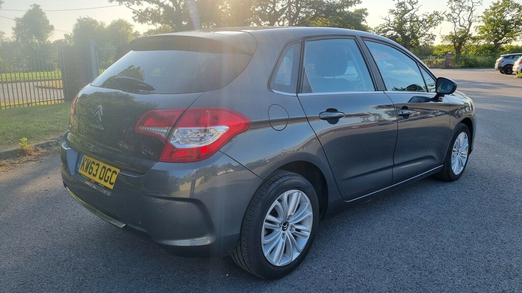 Citroen C4 1.6 E-hdi Selection Hatchback Red #2