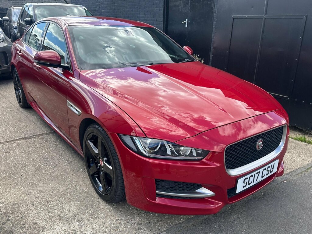Jaguar XE 2017 67 2.0D Black #68