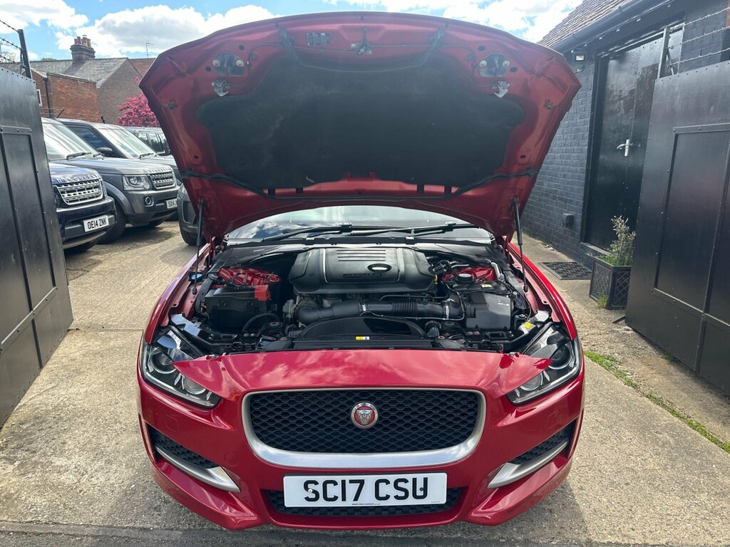 Jaguar XE 2017 67 2.0D Black #28