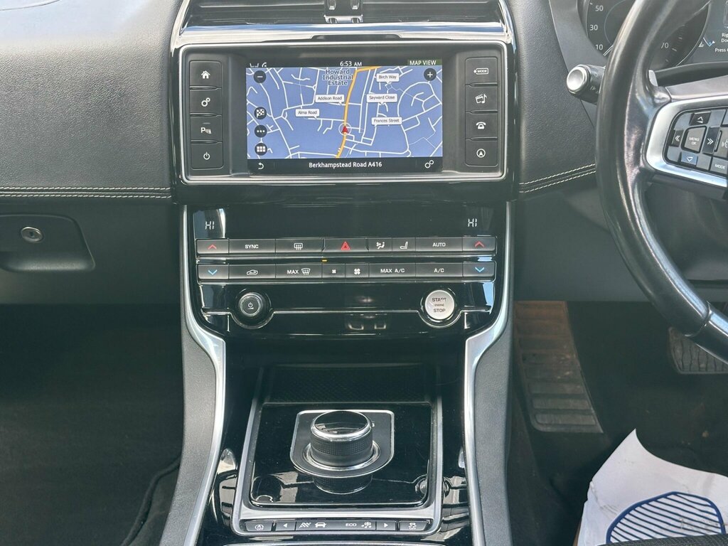 Jaguar XE 2017 67 2.0D Black #23