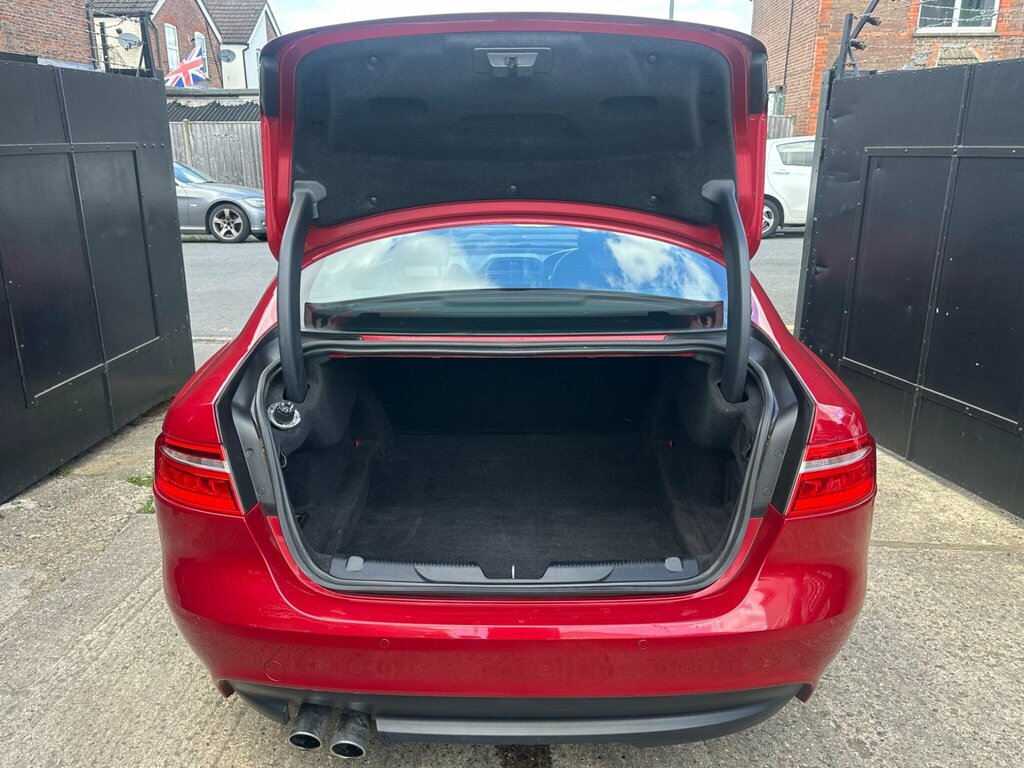 Jaguar XE 2017 67 2.0D Black #24