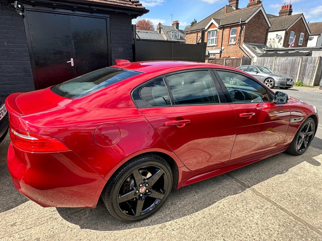 Jaguar XE 2017 67 2.0D Black #40