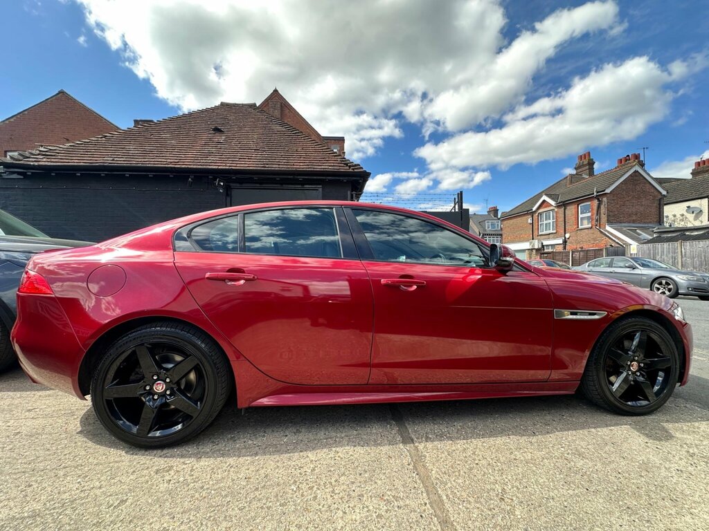 Jaguar XE 2017 67 2.0D Black #31