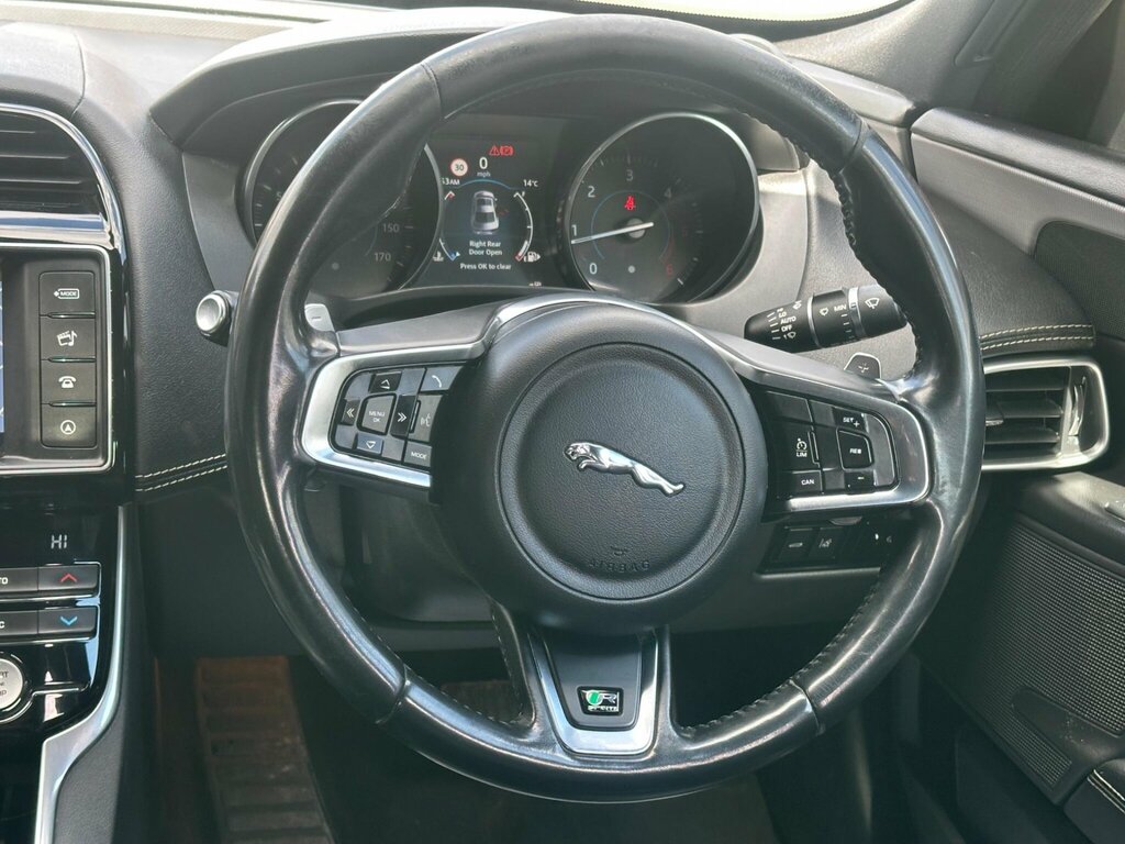 Jaguar XE 2017 67 2.0D Black #22