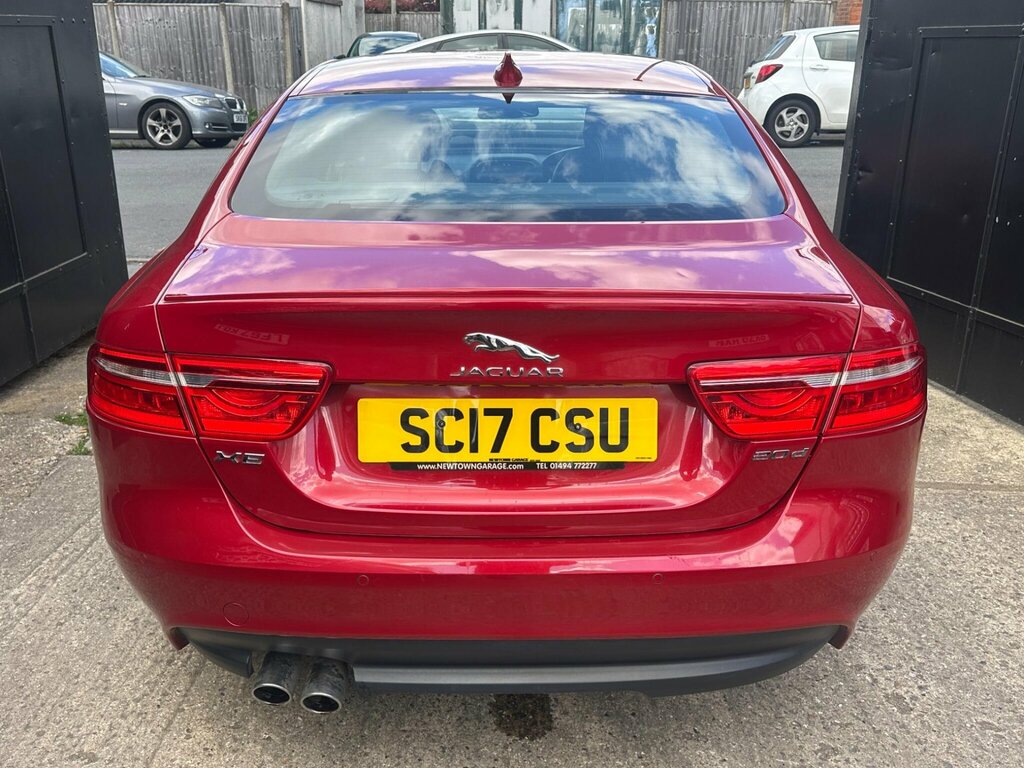 Jaguar XE 2017 67 2.0D Black #41