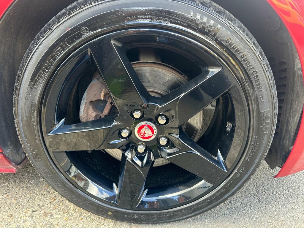 Jaguar XE 2017 67 2.0D Black #34