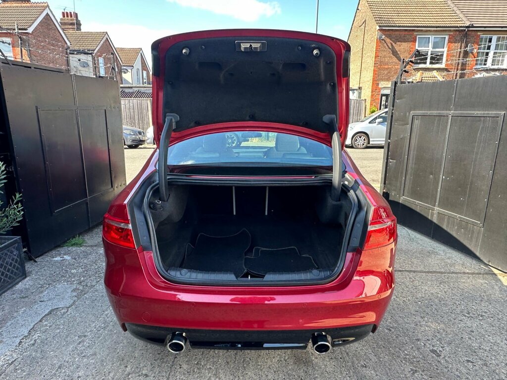 Jaguar XF 2.0D 180 Prestige Blue #25