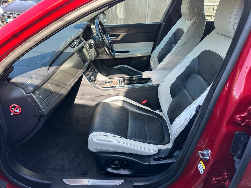 Jaguar XF 2.0D 180 Prestige Blue #13