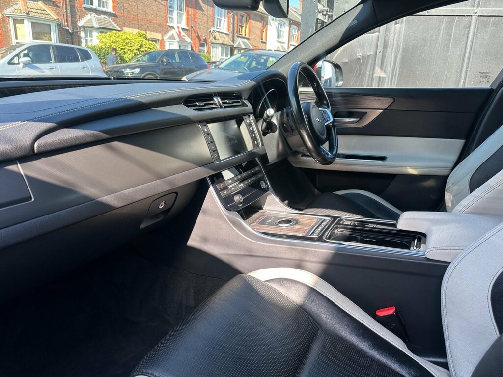 Jaguar XF 2.0D 180 Prestige Blue #8