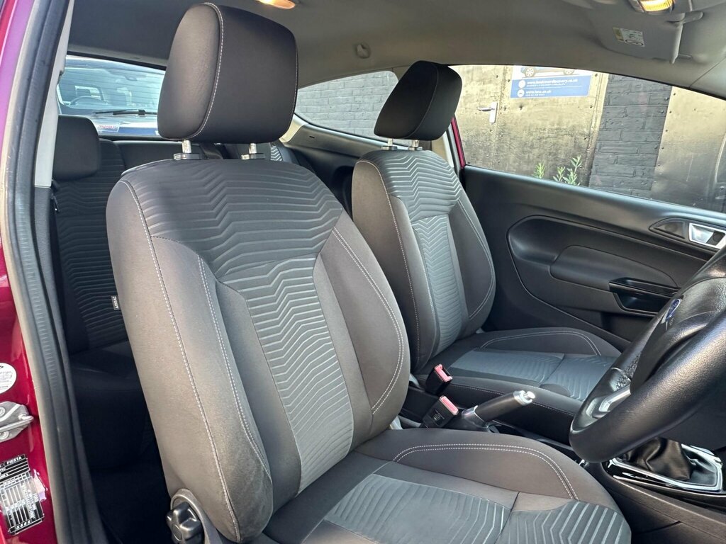 Ford Fiesta 1.0 Ecoboost Zetec Silver #14