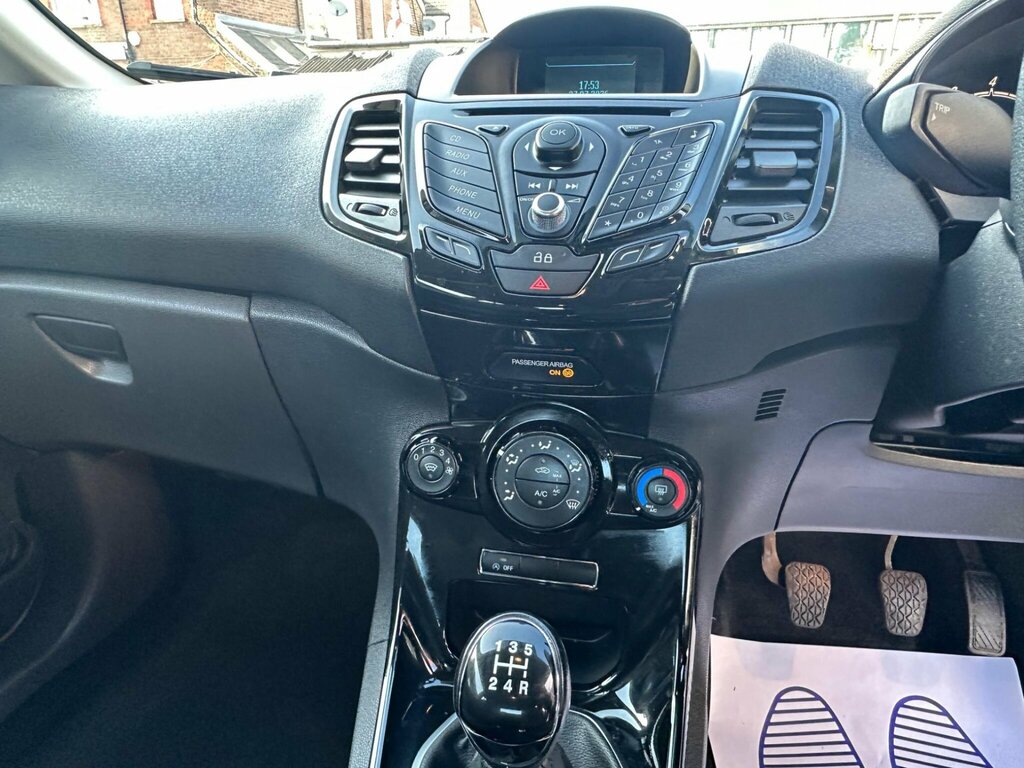 Ford Fiesta 1.0 Ecoboost Zetec Silver #20