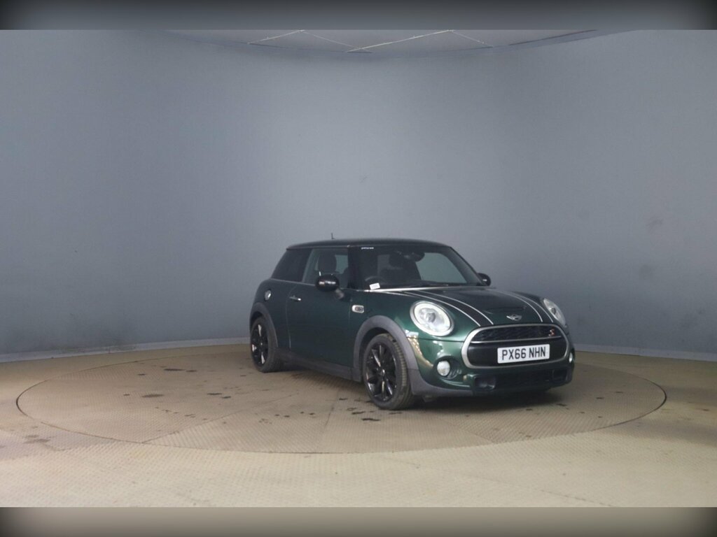 Mini Hatch 1.5 16In Alloys Chili Pack Privacy Glass White #1