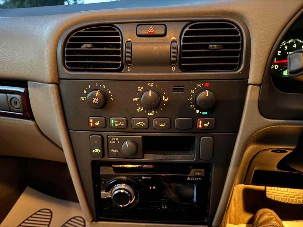 Volvo V40 2.0 Auto Silver #27