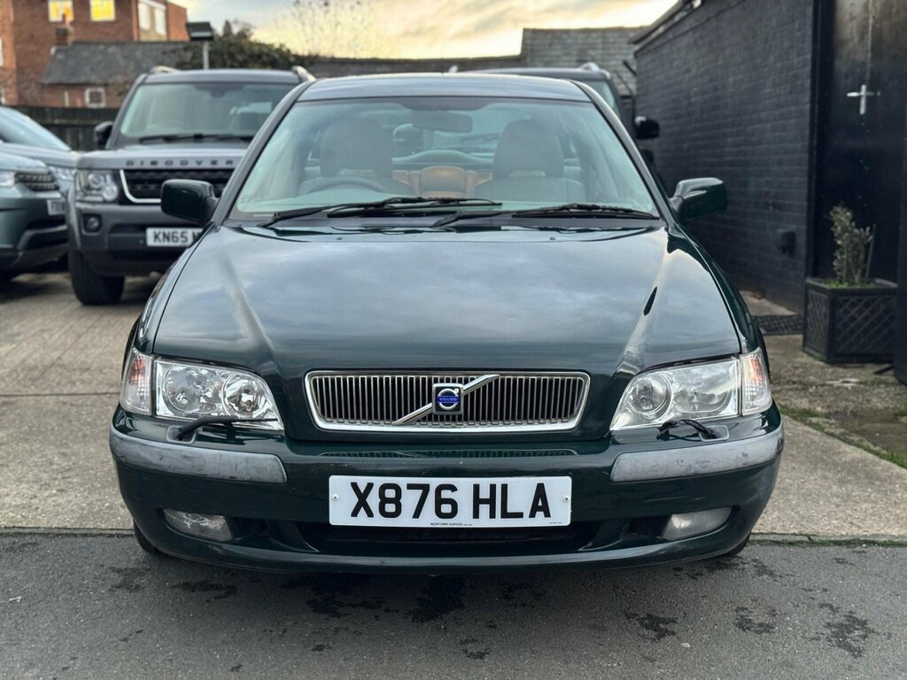 Volvo V40 1.9 Se Green #2