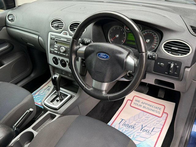 Ford Focus 1.6 Ghia Saloon Silver #18