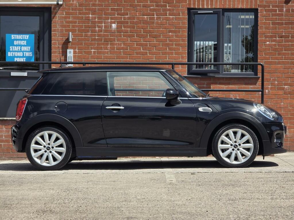 Mini Hatch 1.5 3-Door Hatch Cooper D Black #6
