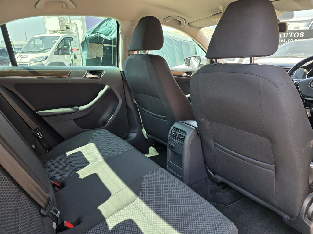 Volkswagen Jetta Black #26