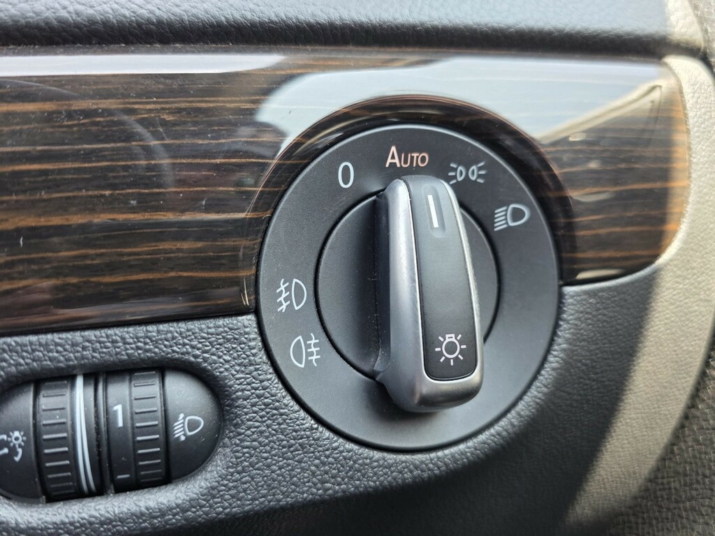 Volkswagen Jetta Black #22